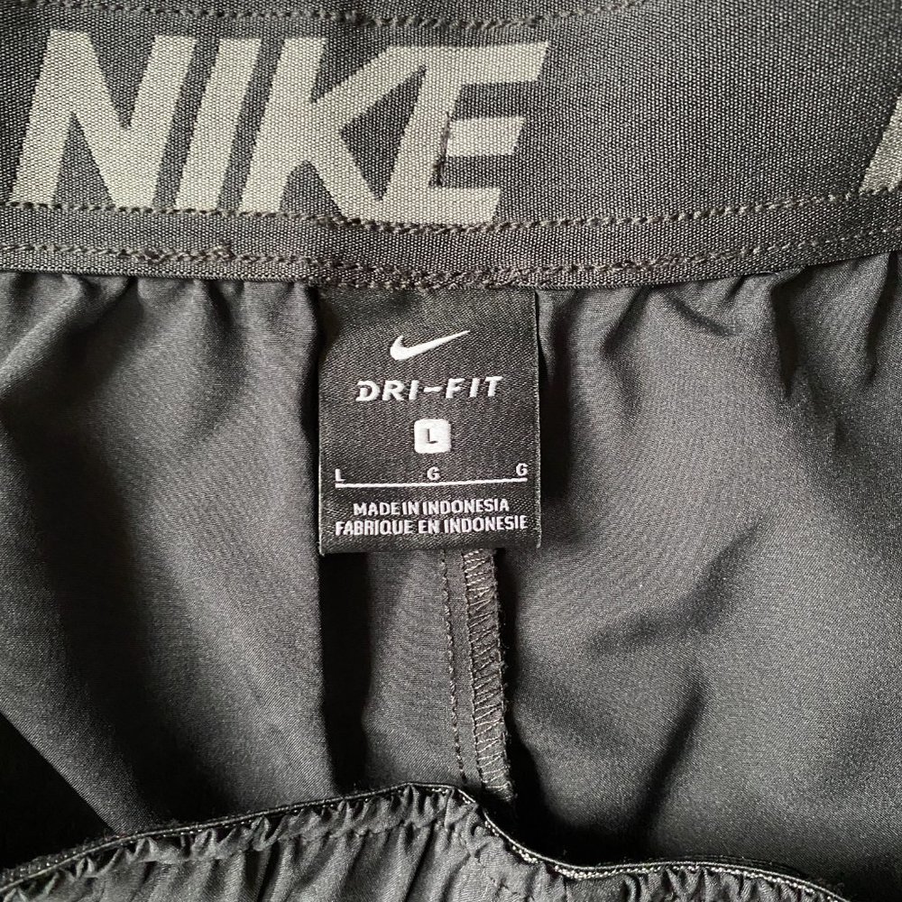 Nike Dri-Fit men's large black pull-on athletic shorts elastic drawstring waist - Picture 9 of 9